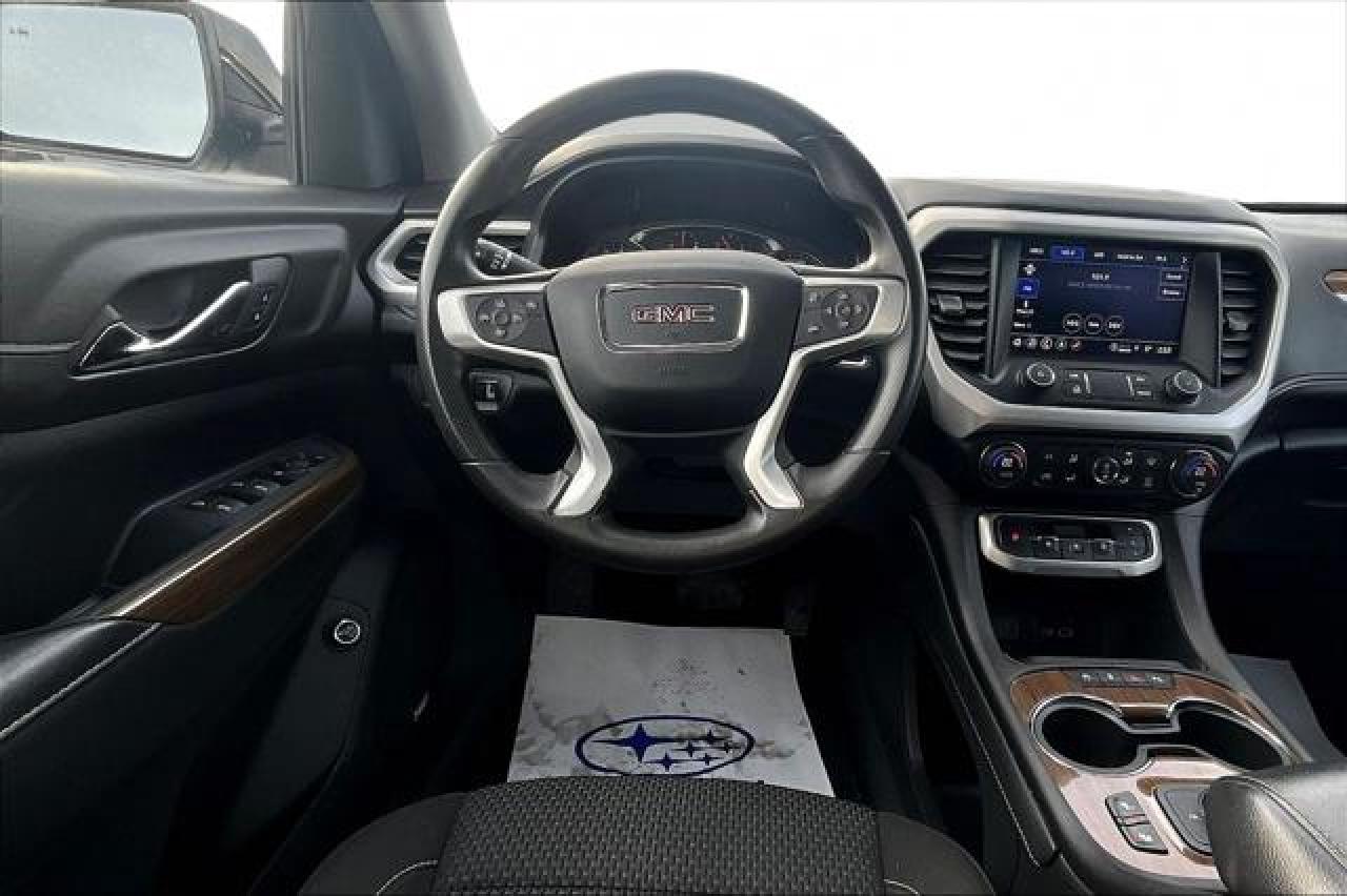 2023 GMC Acadia  Photo2