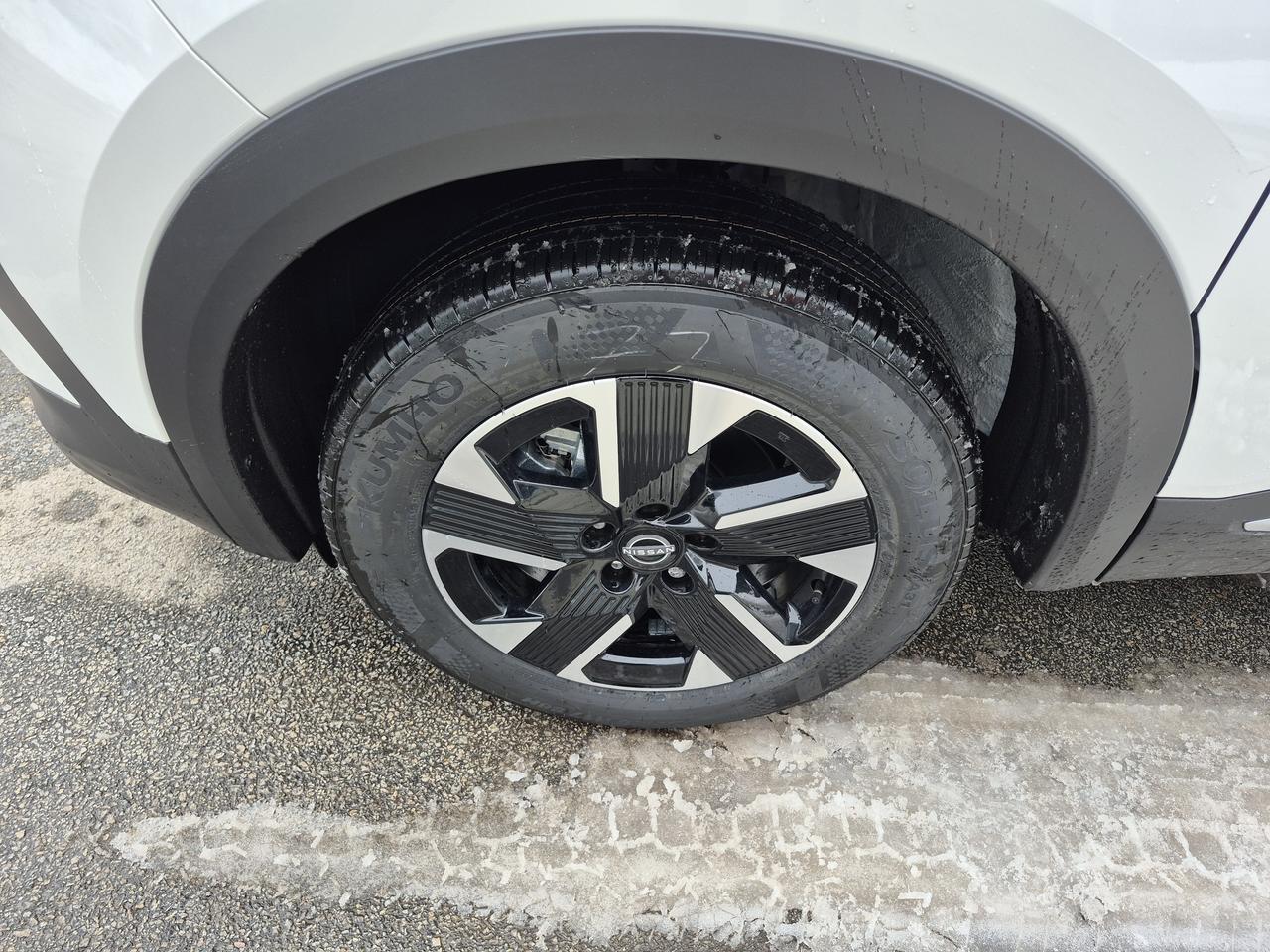 2026 Nissan Kicks SV Photo15