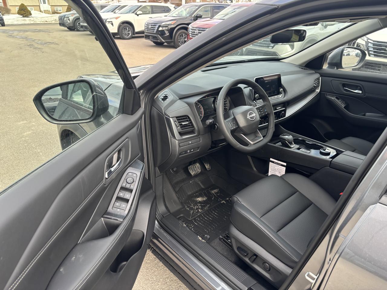 2026 Nissan Rogue SV PREMIUM PREMIUM PACKAGE Photo