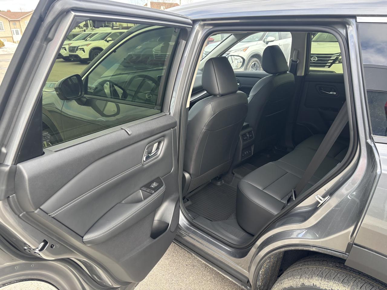 2026 Nissan Rogue SV PREMIUM PREMIUM PACKAGE Photo