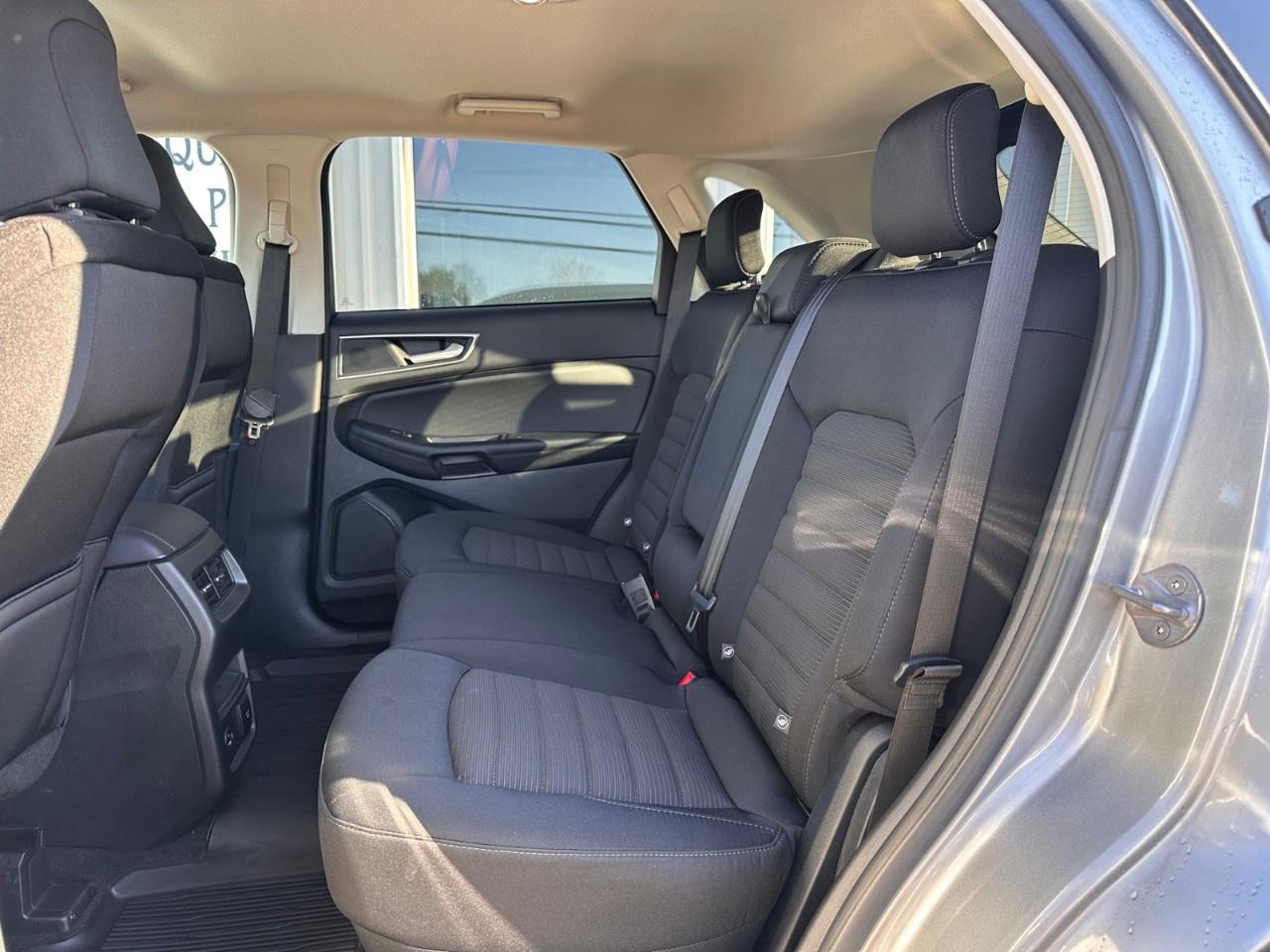 2022 Ford Edge SEL AWD Photo