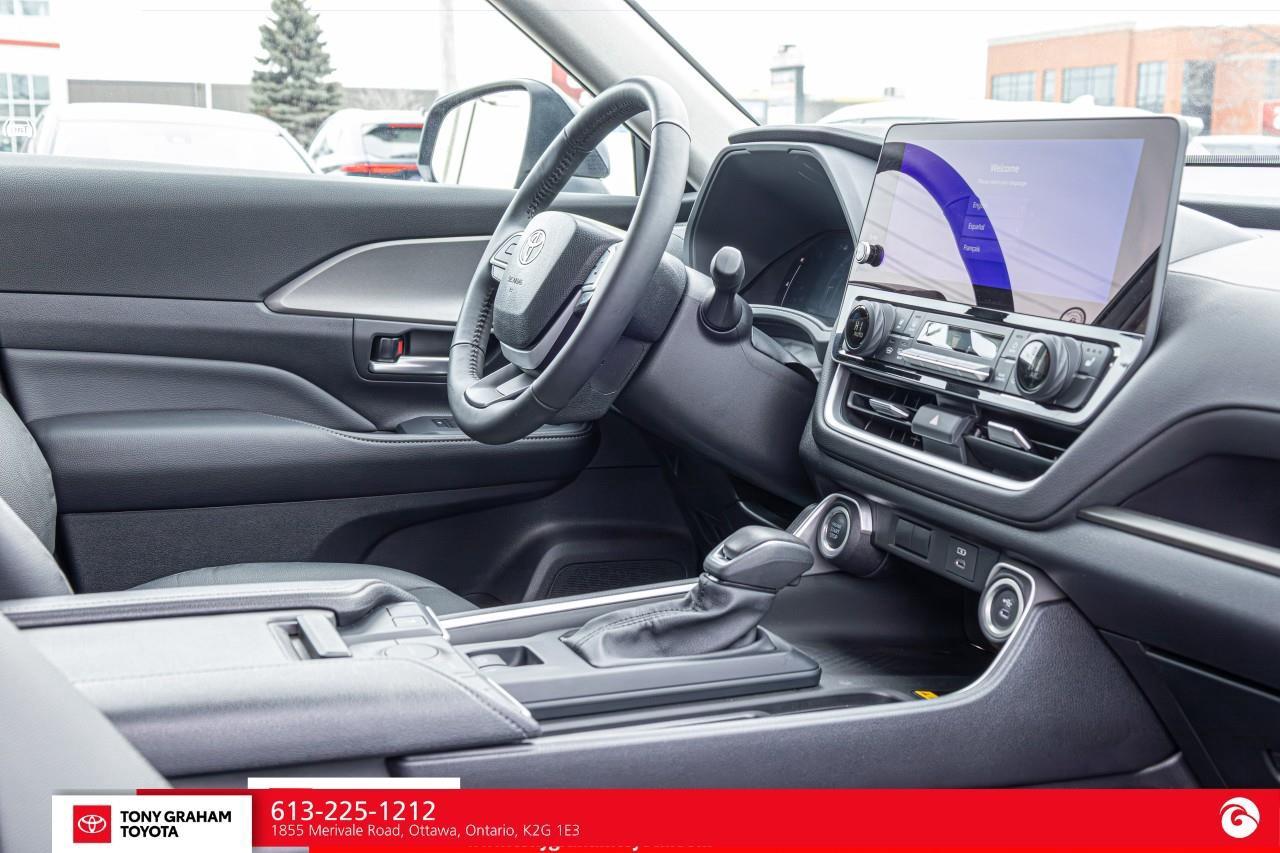 2025 Toyota Grand Highlander XLE Photo