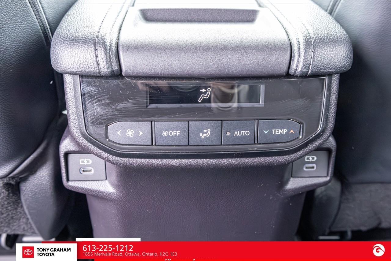 2025 Toyota Grand Highlander XLE Photo