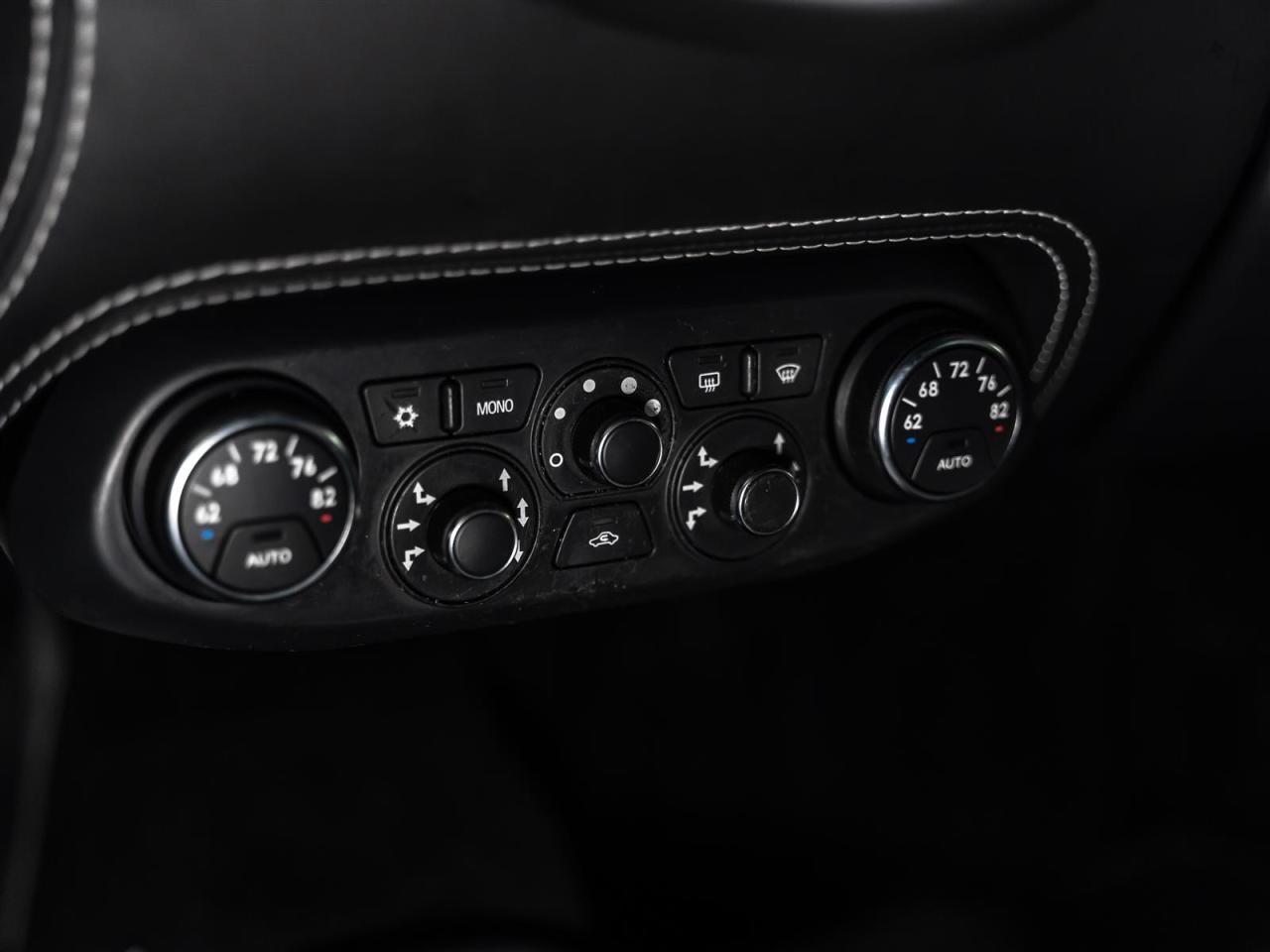 2012 Ferrari 458 ITALIA CARBON FIBER RACE SEATS|CARBON STEERING WHEEL|LOADED Photo