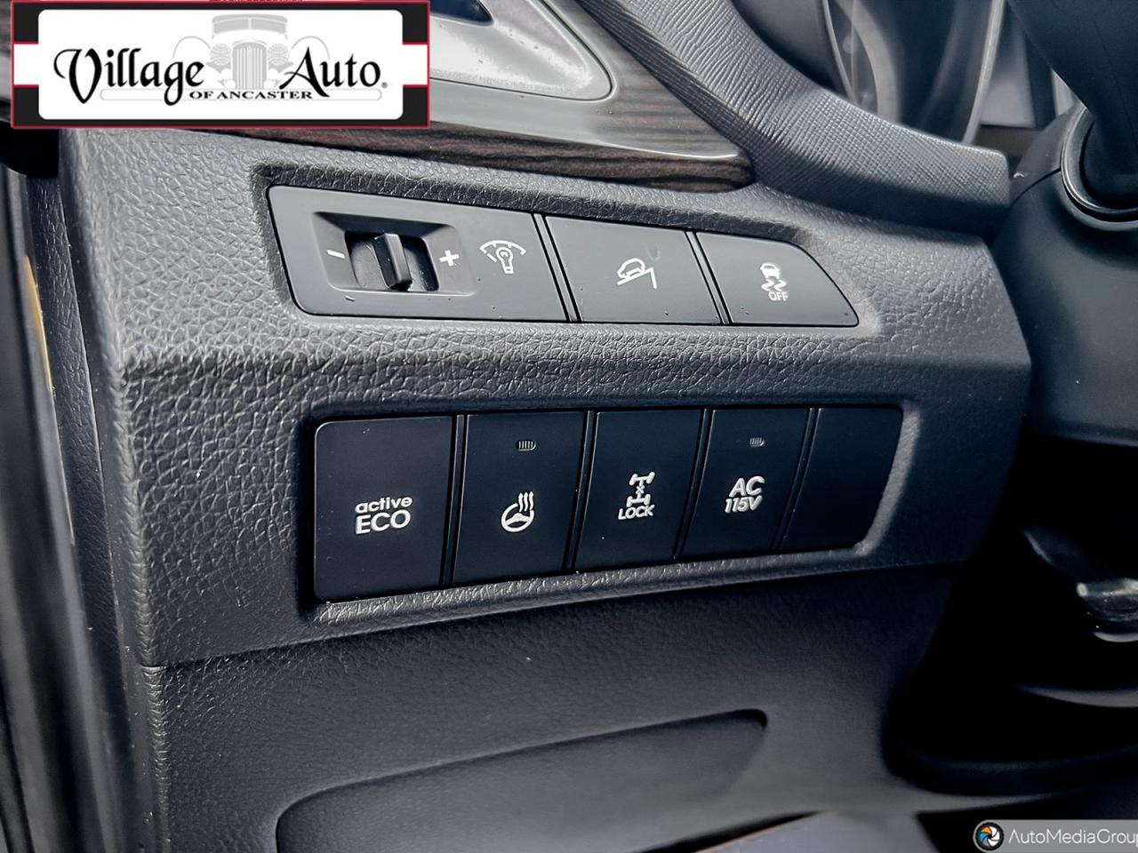 2014 Hyundai Santa Fe XL AWD 4dr 3.3L Auto Premium Photo