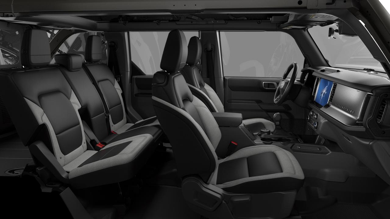 2026 Ford Bronco Base Photo5