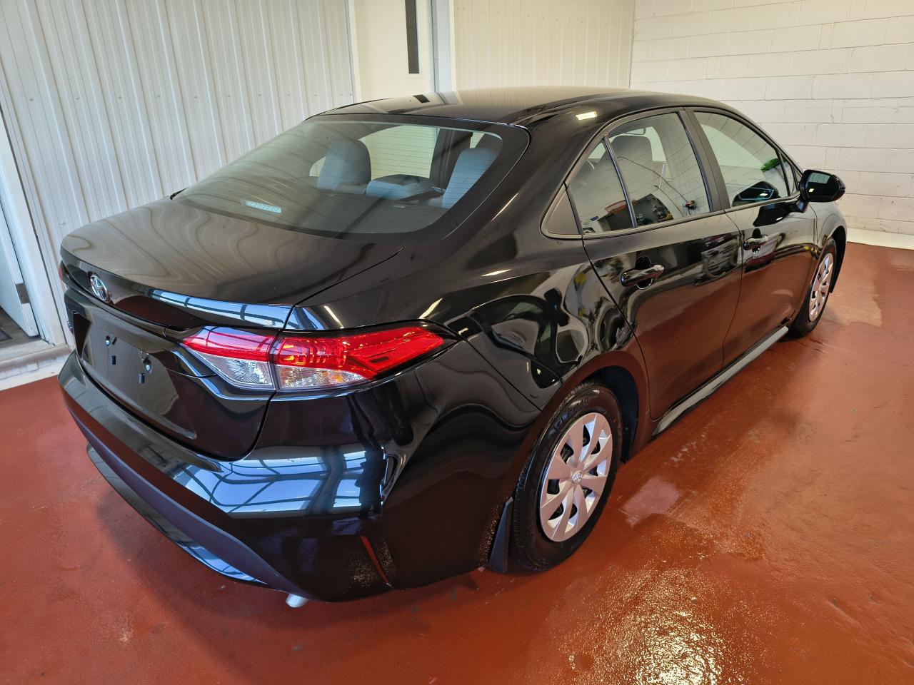 2021 Toyota Corolla L Photo0