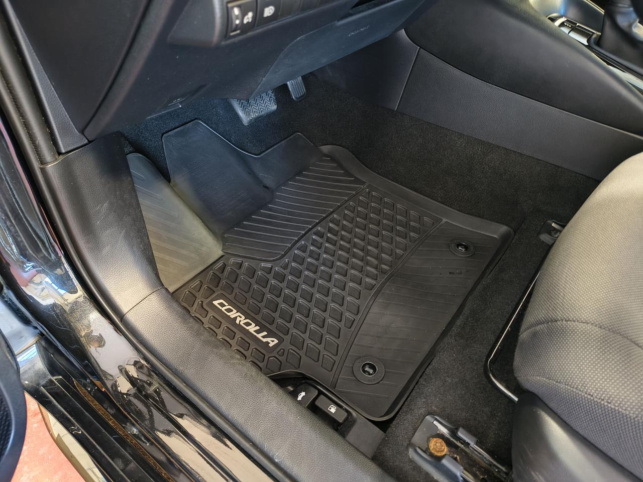 2021 Toyota Corolla L Photo0