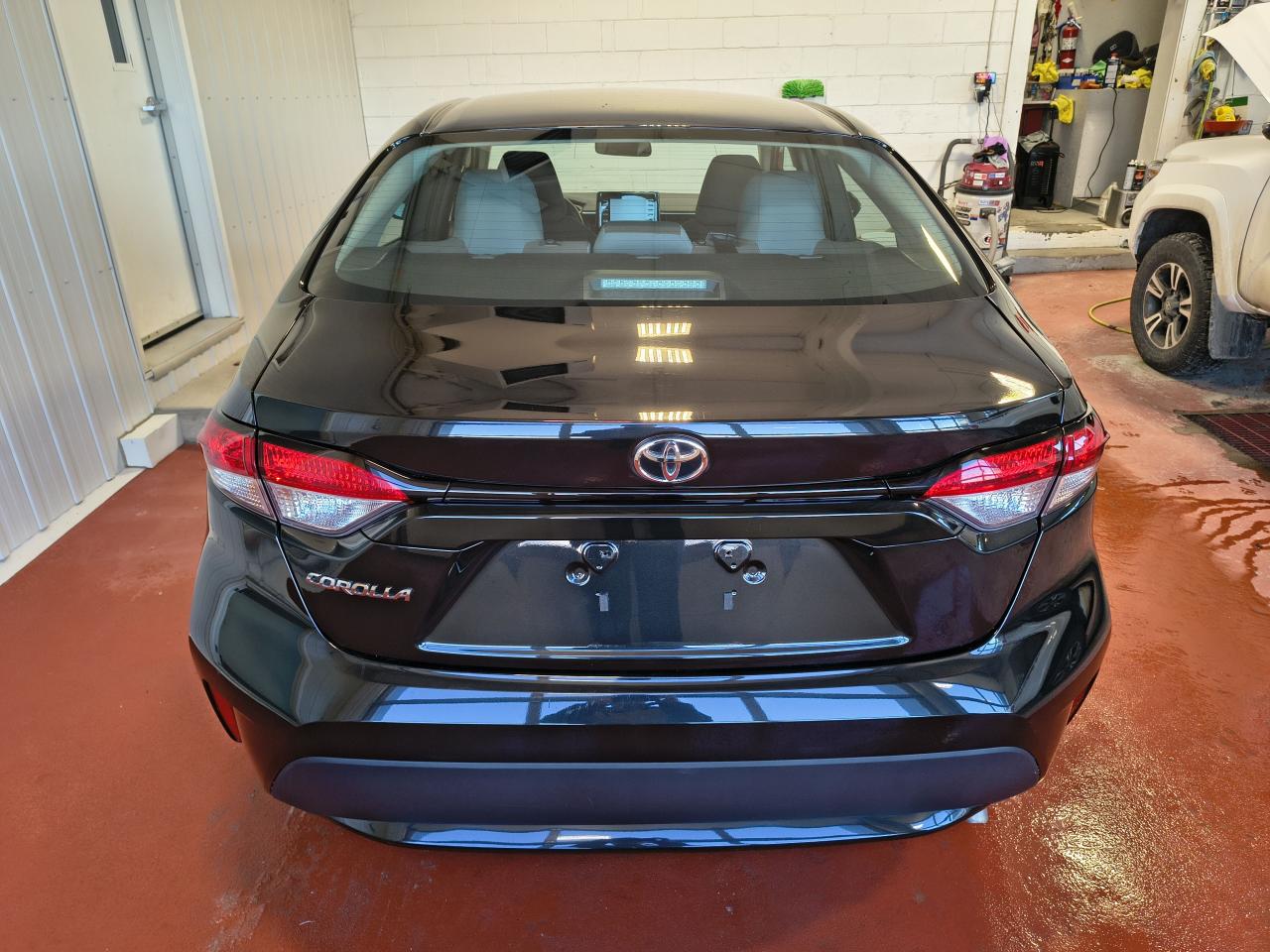 2021 Toyota Corolla L Photo0
