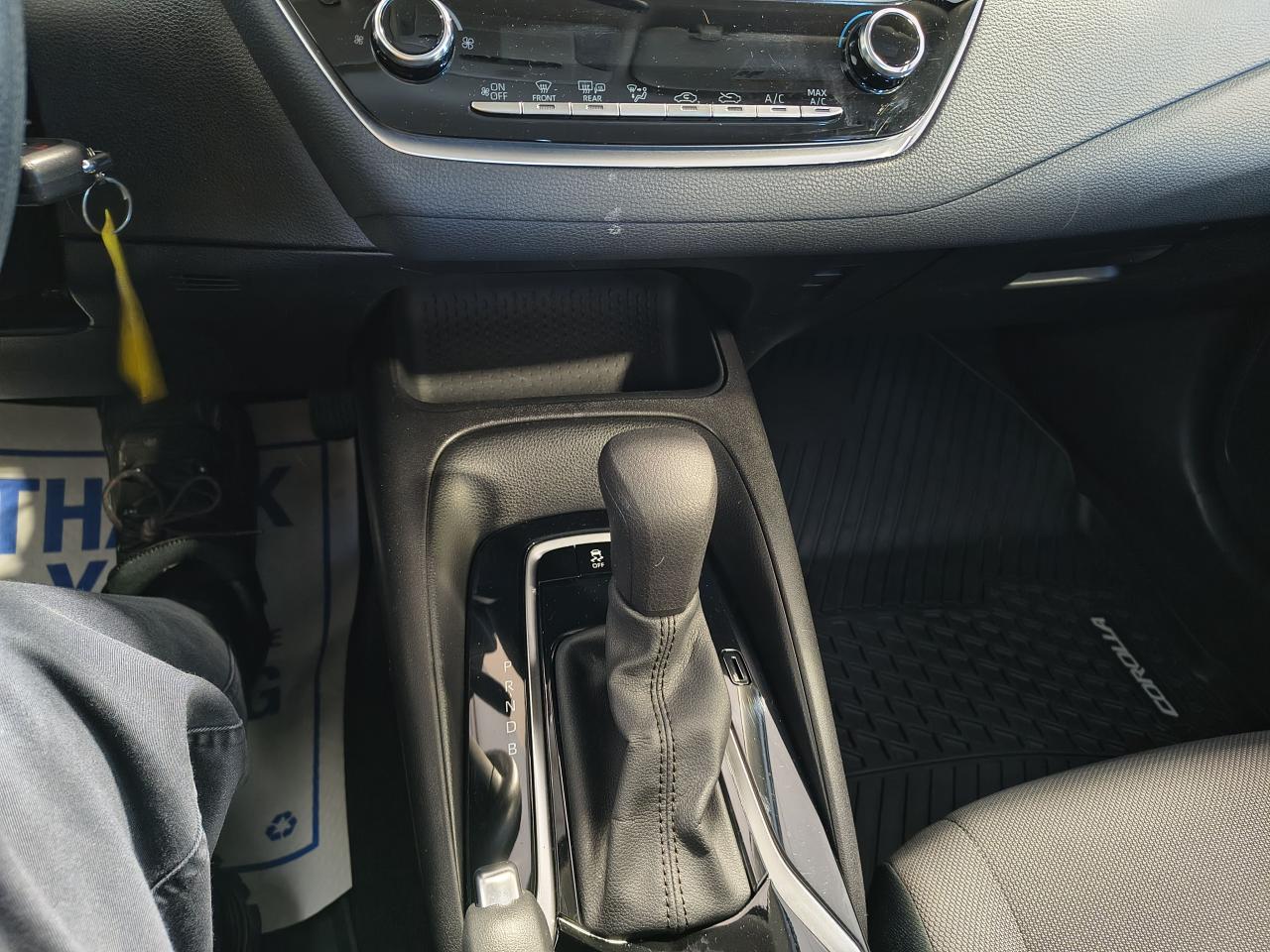 2021 Toyota Corolla L Photo0