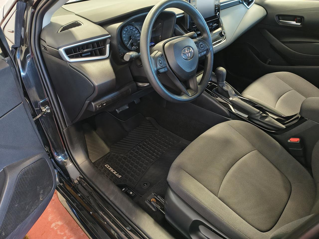 2021 Toyota Corolla L Photo0