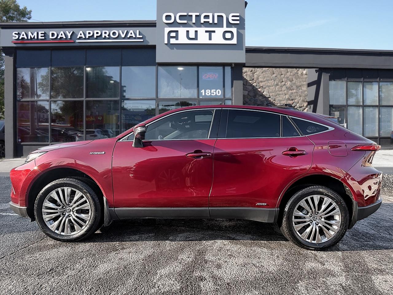 2021 Toyota Venza LIMITED AWD Photo2