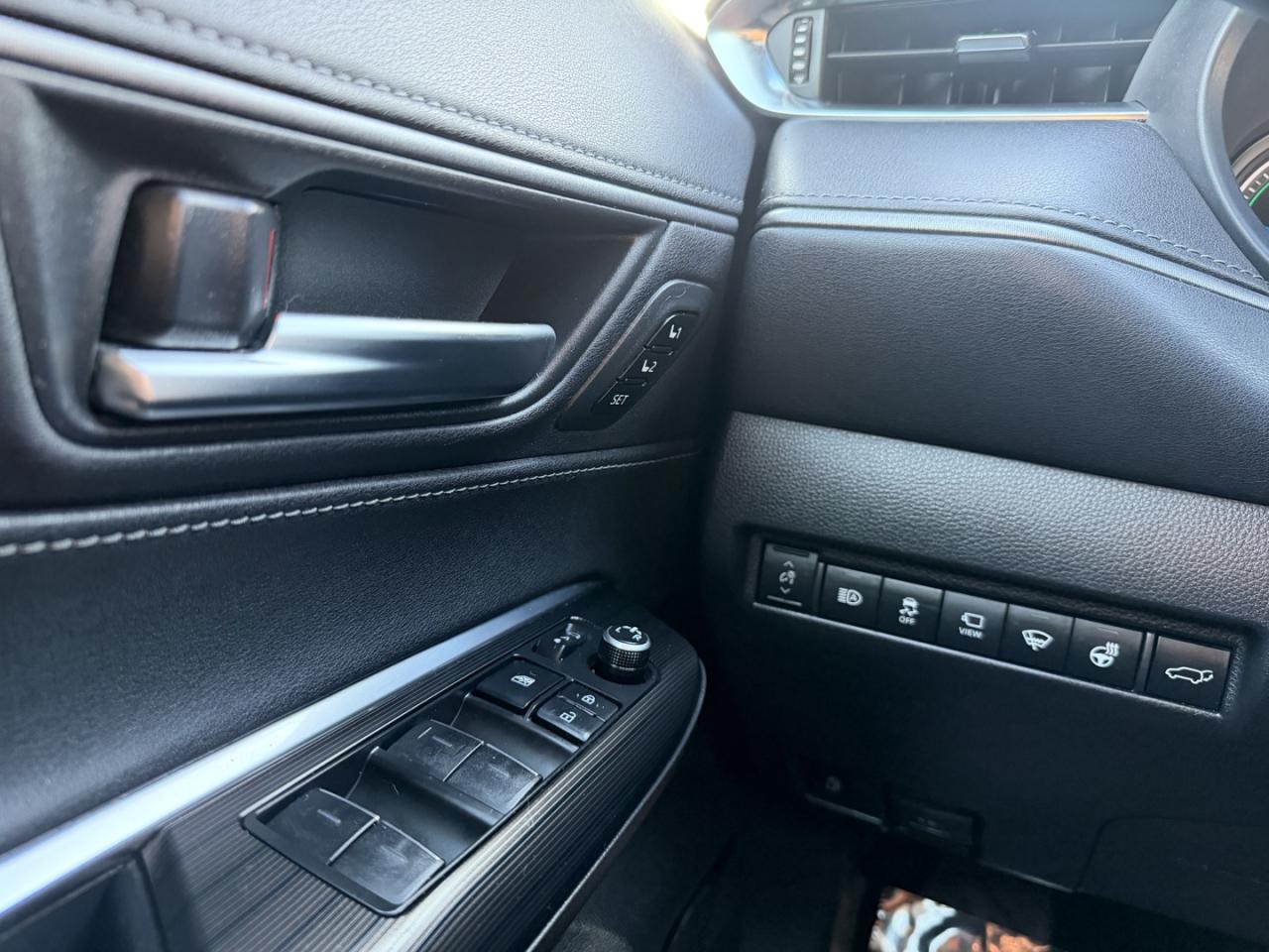 2021 Toyota Venza LIMITED AWD Photo