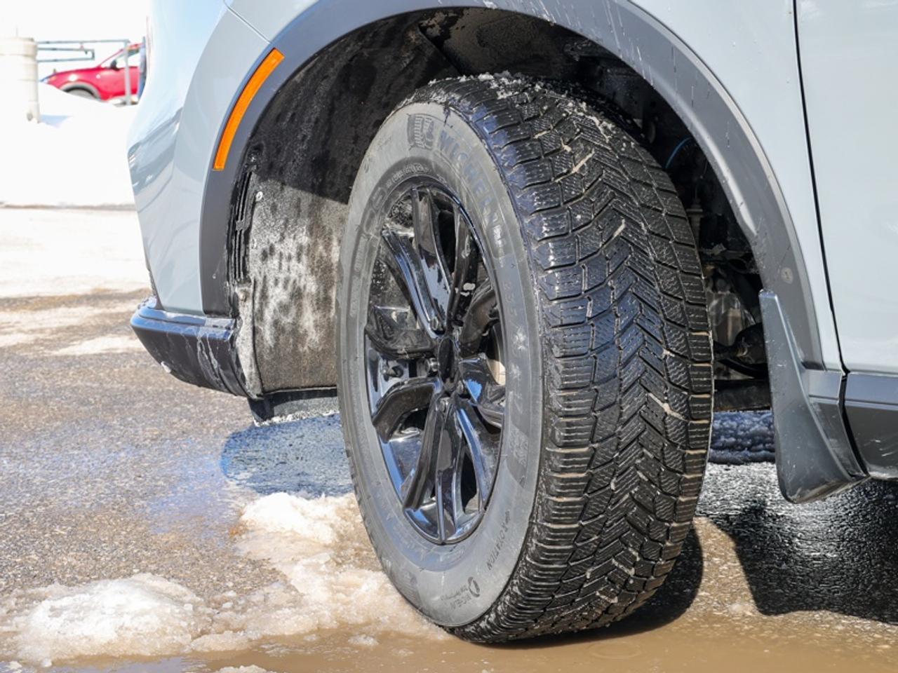 2023 Honda CR-V Sport  2 SETS OF RIMS/TIRES!! Photo