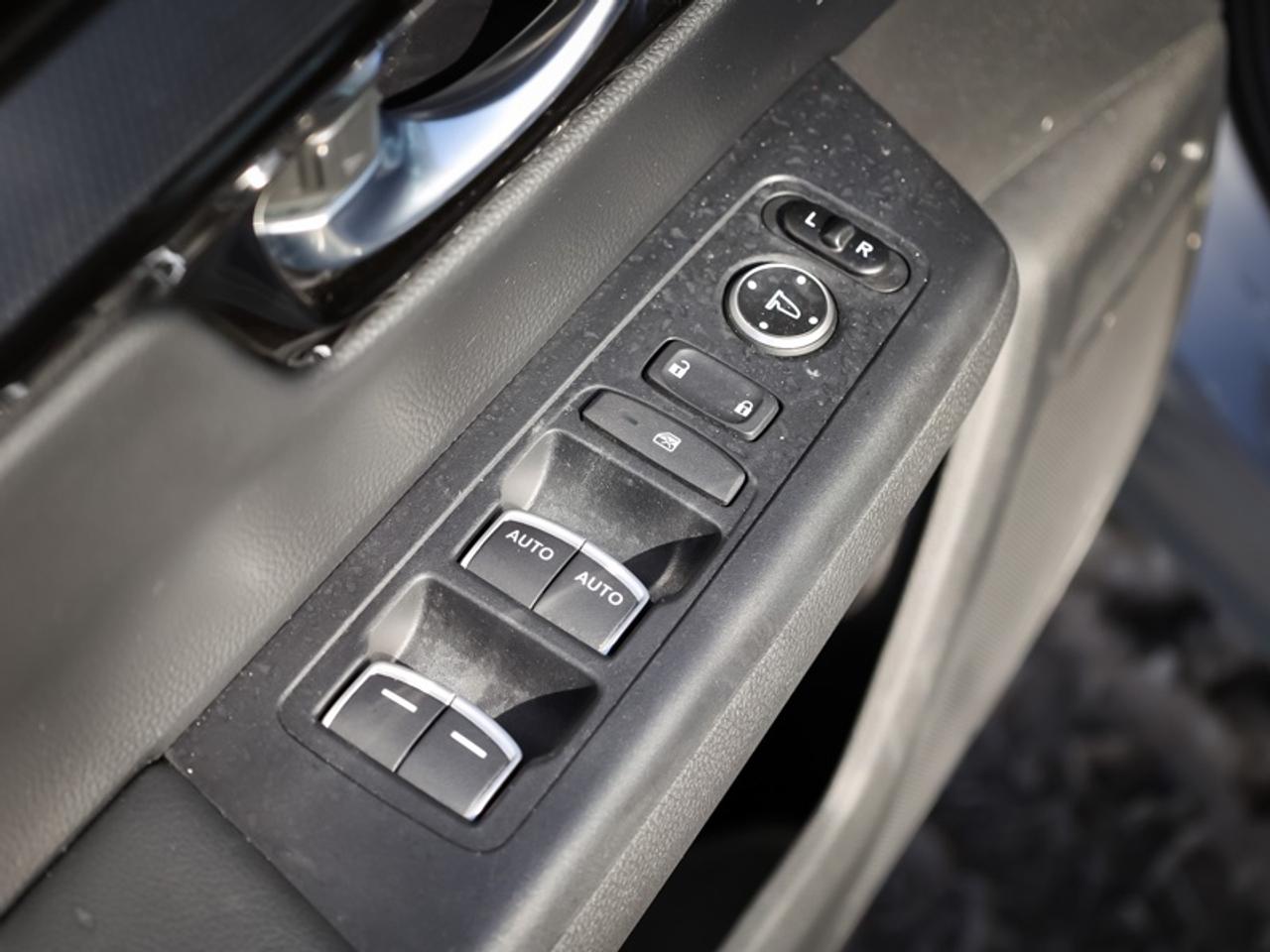 2023 Honda CR-V Sport  2 SETS OF RIMS/TIRES!! Photo