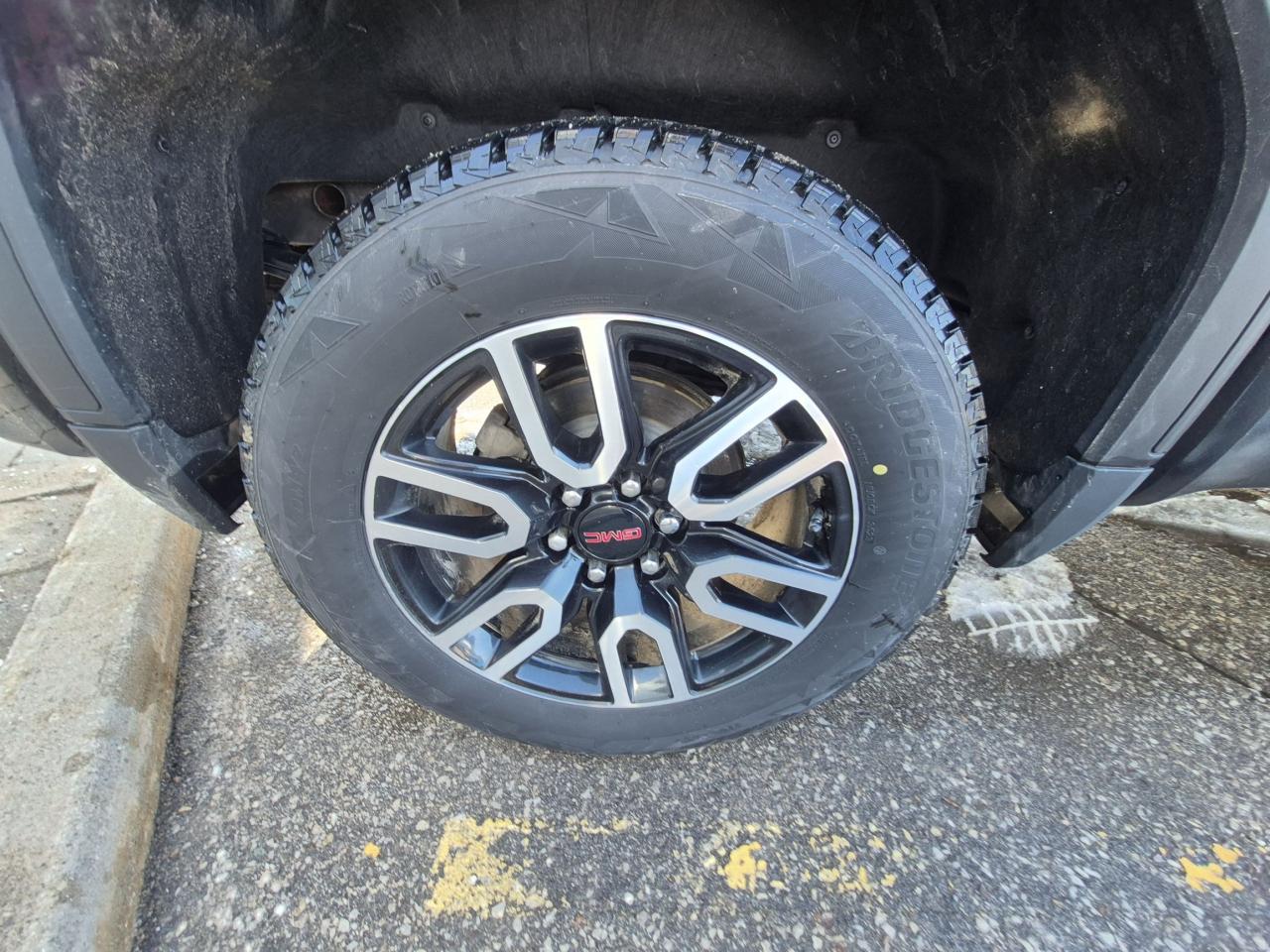 2024 GMC Sierra 1500 3L DIESEL! AT4, LEATHER, SUNROOF, 20'S, TECH PACK! Photo