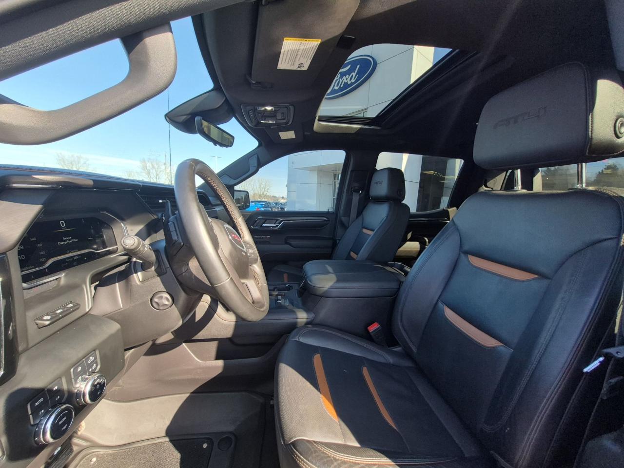 2024 GMC Sierra 1500 3L DIESEL! AT4, LEATHER, SUNROOF, 20'S, TECH PACK! Photo