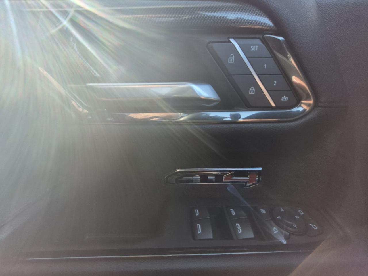 2024 GMC Sierra 1500 3L DIESEL! AT4, LEATHER, SUNROOF, 20'S, TECH PACK! Photo