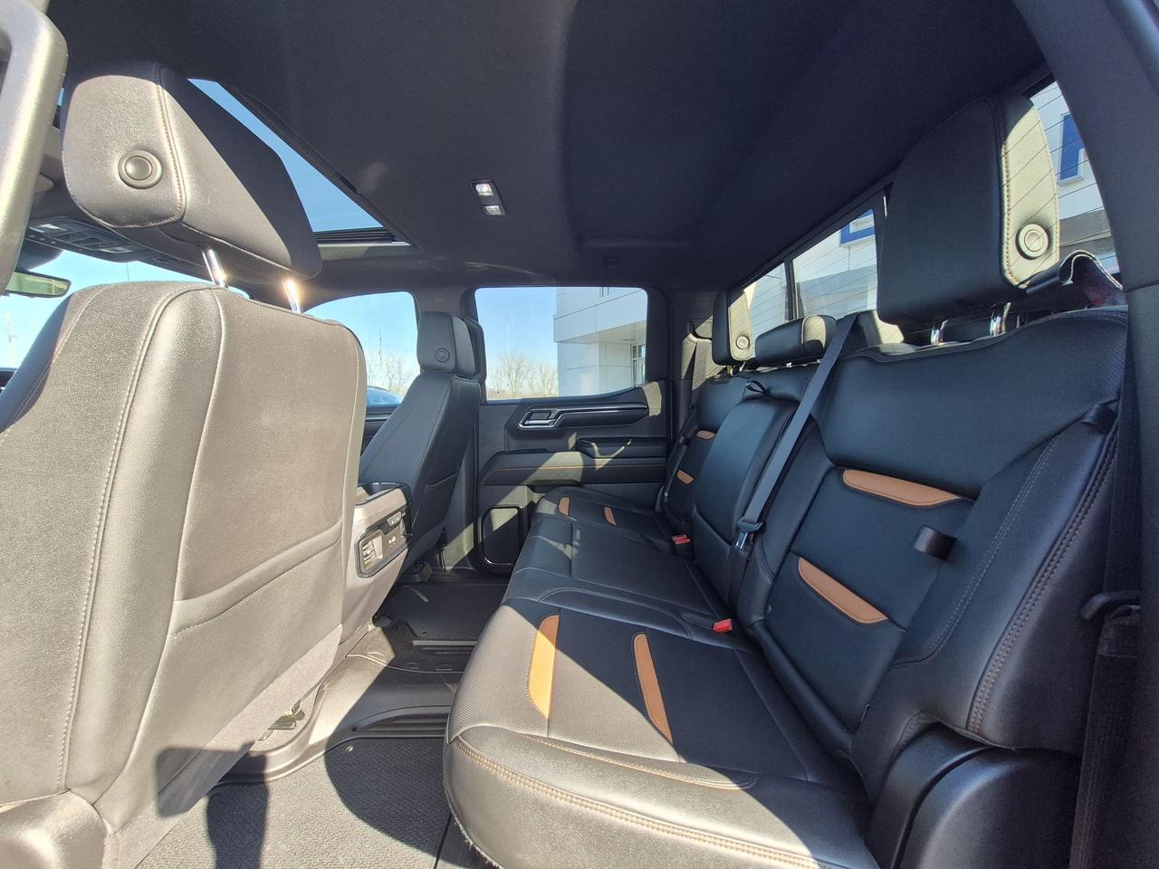 2024 GMC Sierra 1500 3L DIESEL! AT4, LEATHER, SUNROOF, 20'S, TECH PACK! Photo