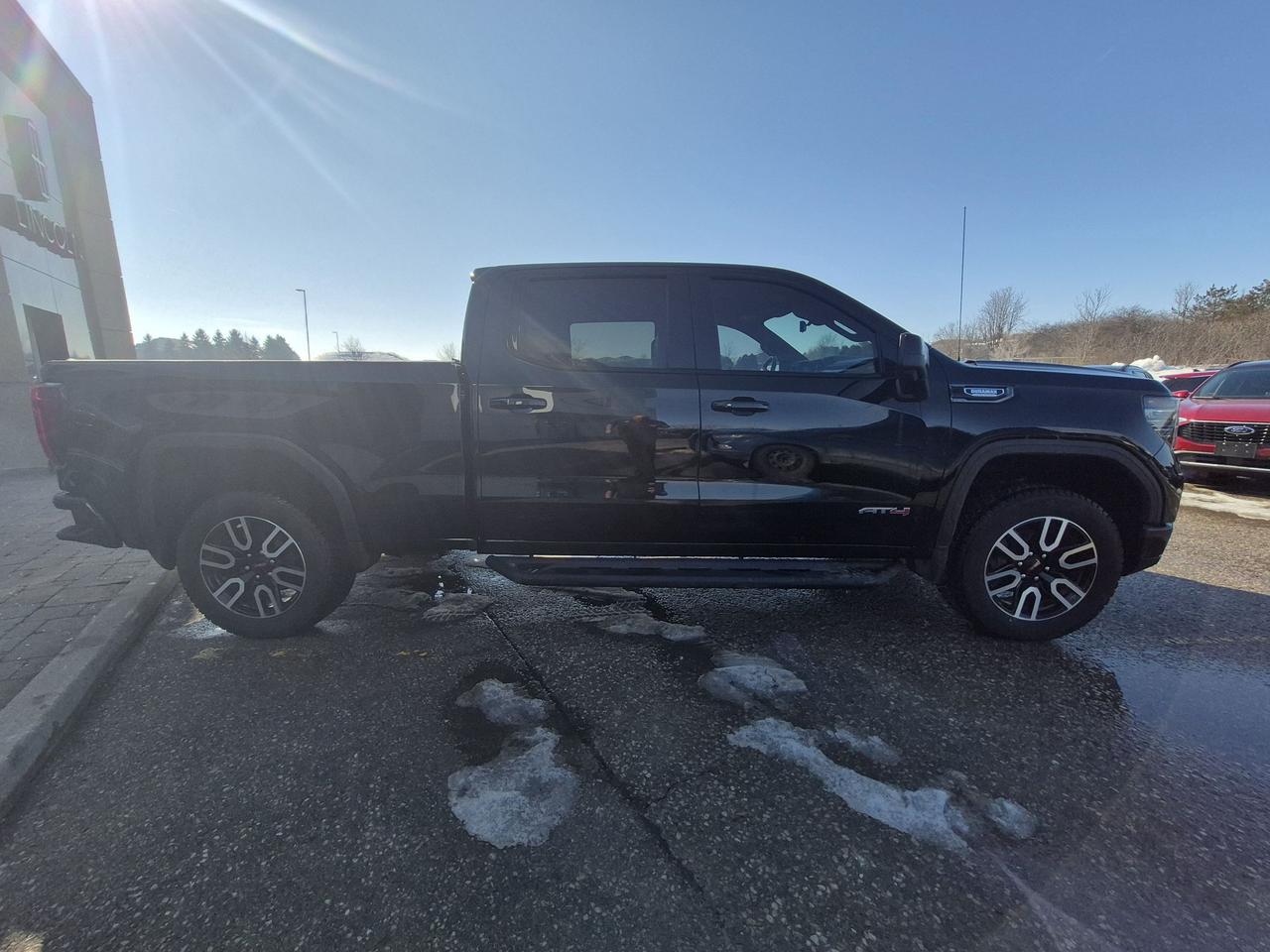 2024 GMC Sierra 1500 3L DIESEL! AT4, LEATHER, SUNROOF, 20'S, TECH PACK! Photo3