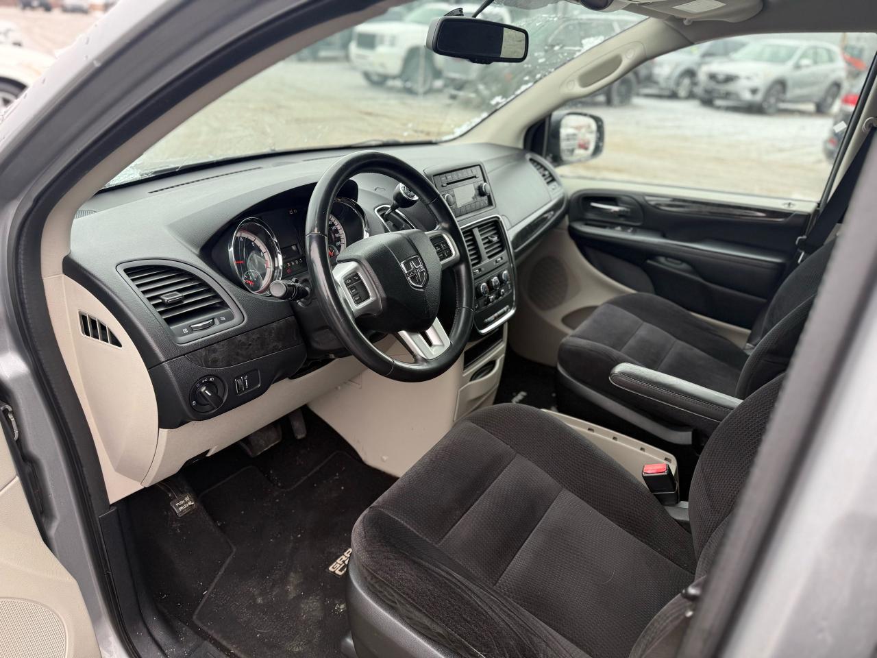 2014 Dodge Grand Caravan SXT Photo