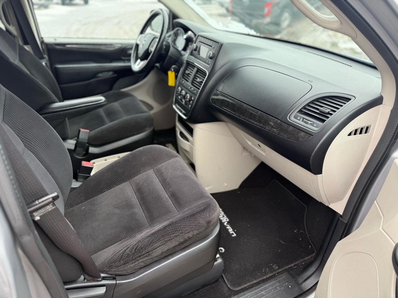 2014 Dodge Grand Caravan SXT Photo