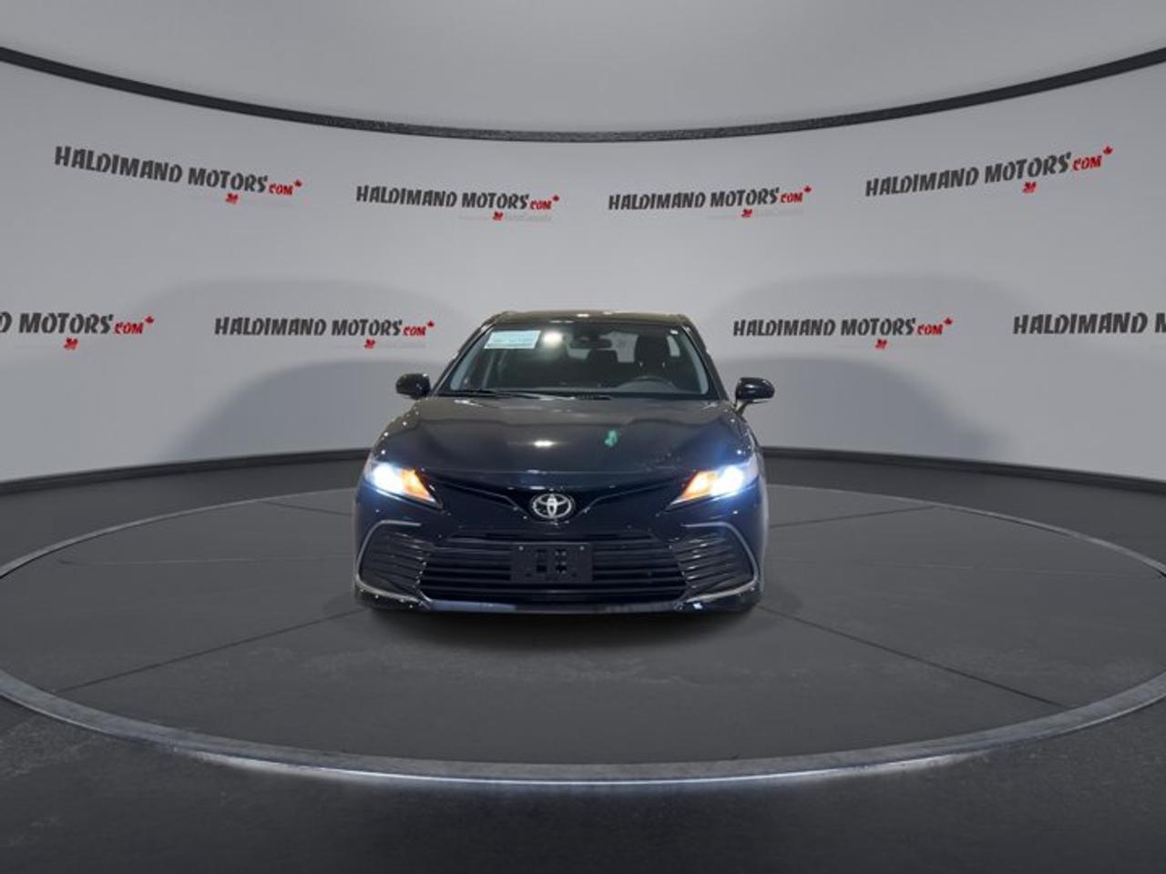 2021 Toyota Camry LE AWD Photo2