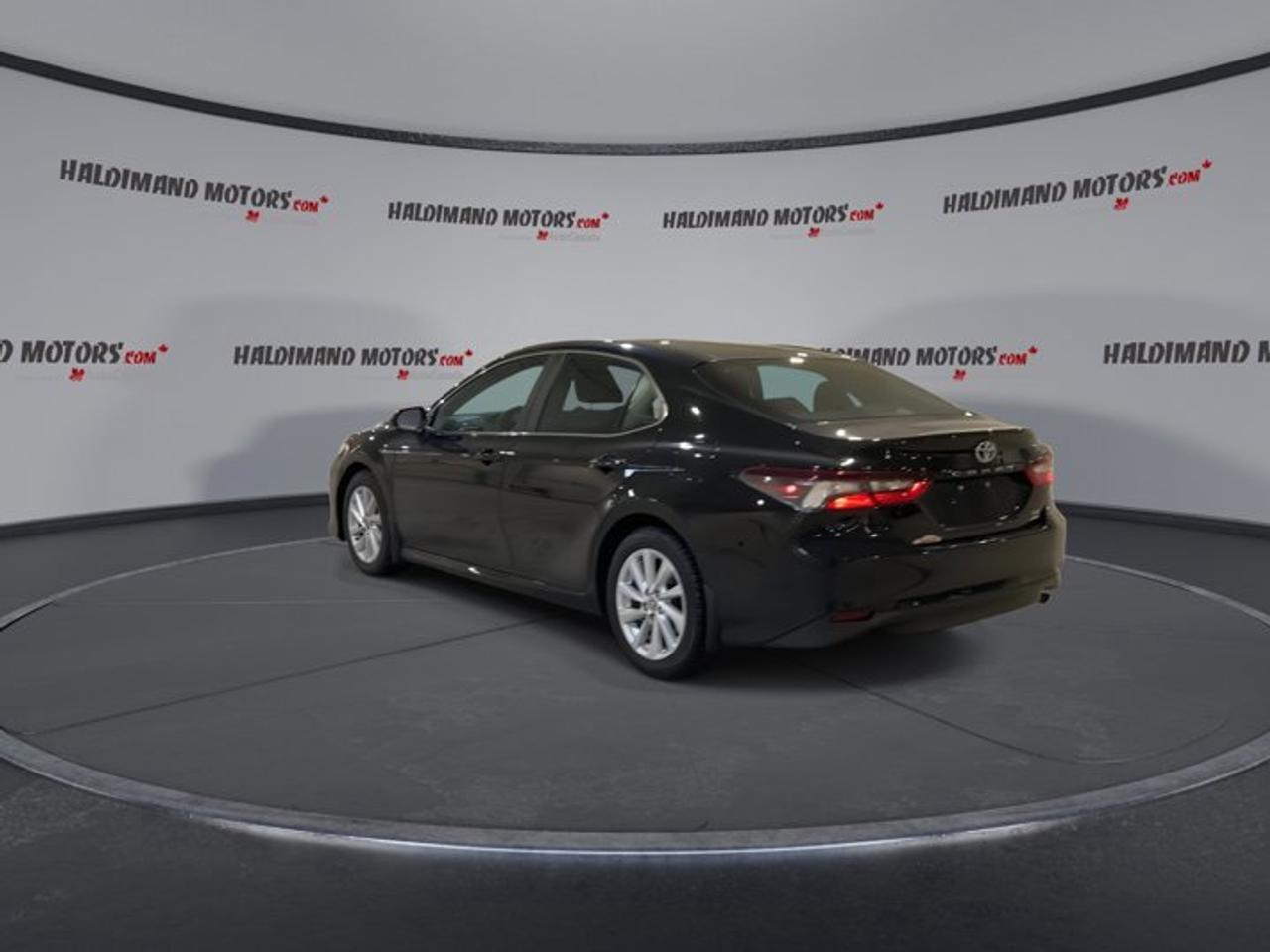 2021 Toyota Camry LE AWD Photo