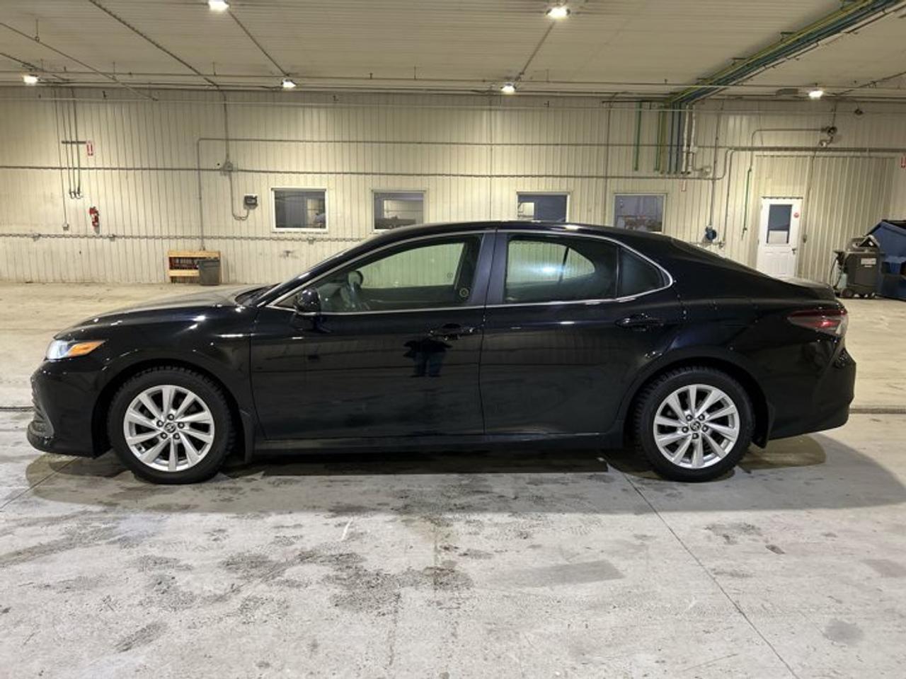 2021 Toyota Camry LE AWD Photo