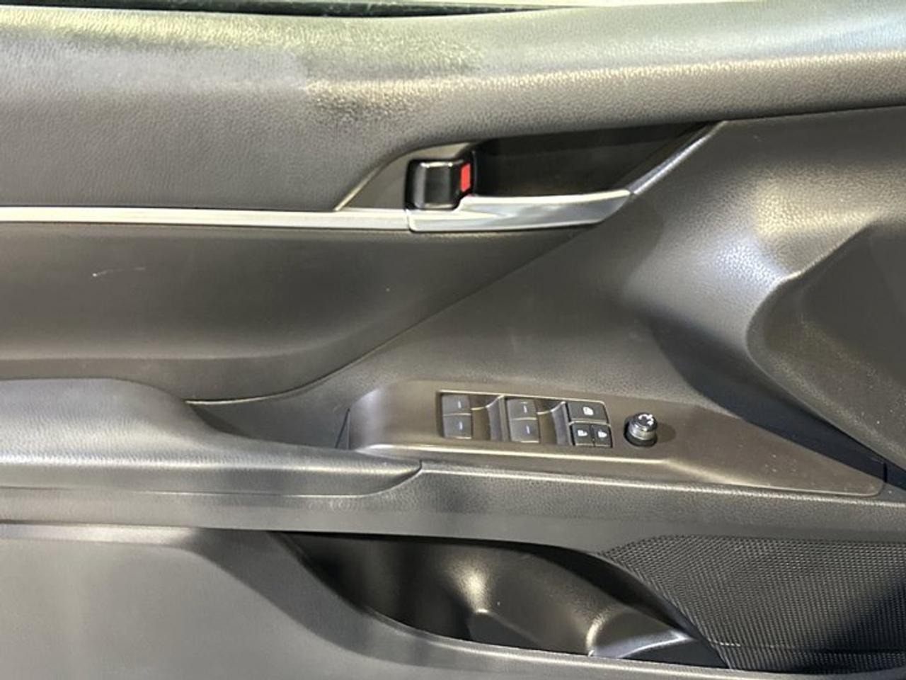 2021 Toyota Camry LE AWD Photo