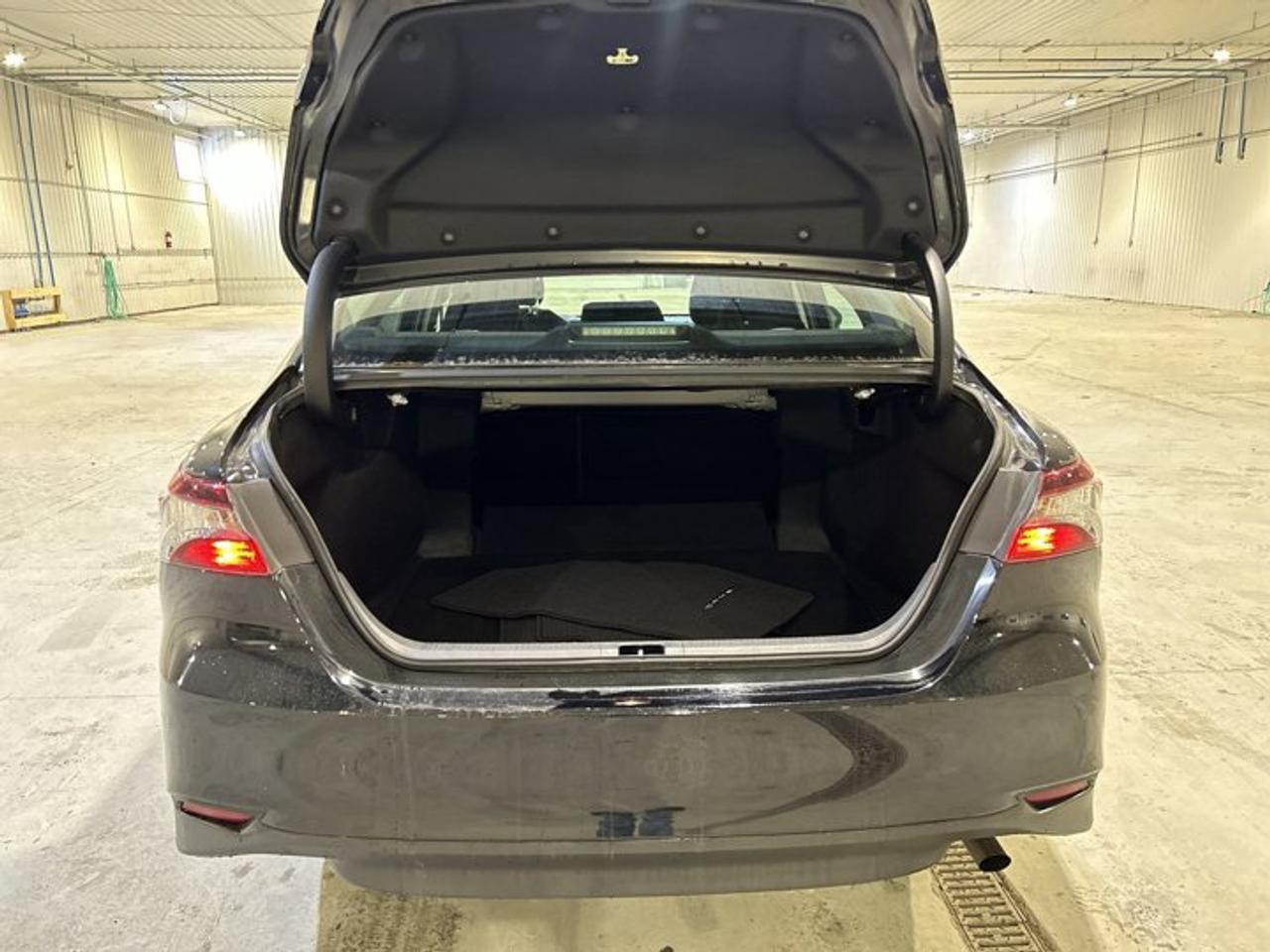 2021 Toyota Camry LE AWD Photo