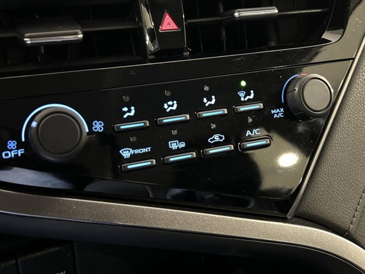 2021 Toyota Camry LE AWD Photo