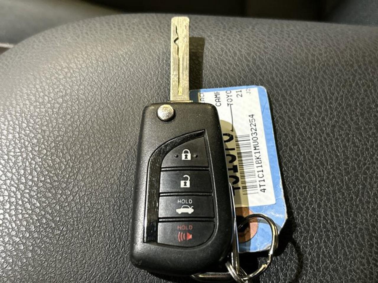 2021 Toyota Camry LE AWD Photo