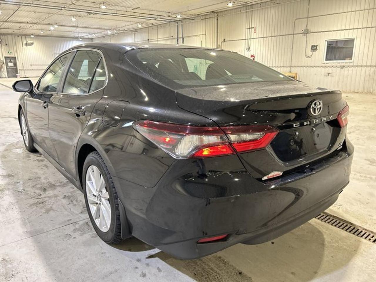 2021 Toyota Camry LE AWD Photo