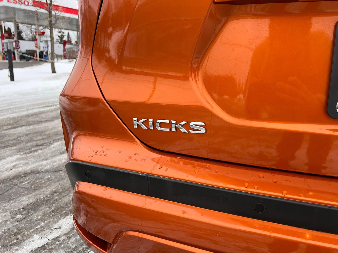 2022 Nissan Kicks SR ONE OWNER NO ACCIDENTS FULLY LOADED WARRANTY Photo