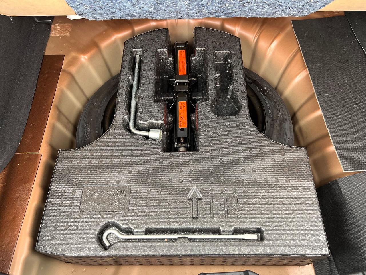 2022 Nissan Kicks SR ONE OWNER NO ACCIDENTS FULLY LOADED WARRANTY Photo