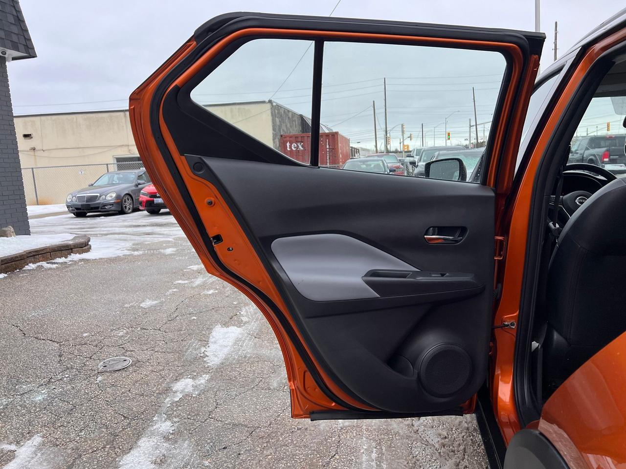 2022 Nissan Kicks SR ONE OWNER NO ACCIDENTS FULLY LOADED WARRANTY Photo