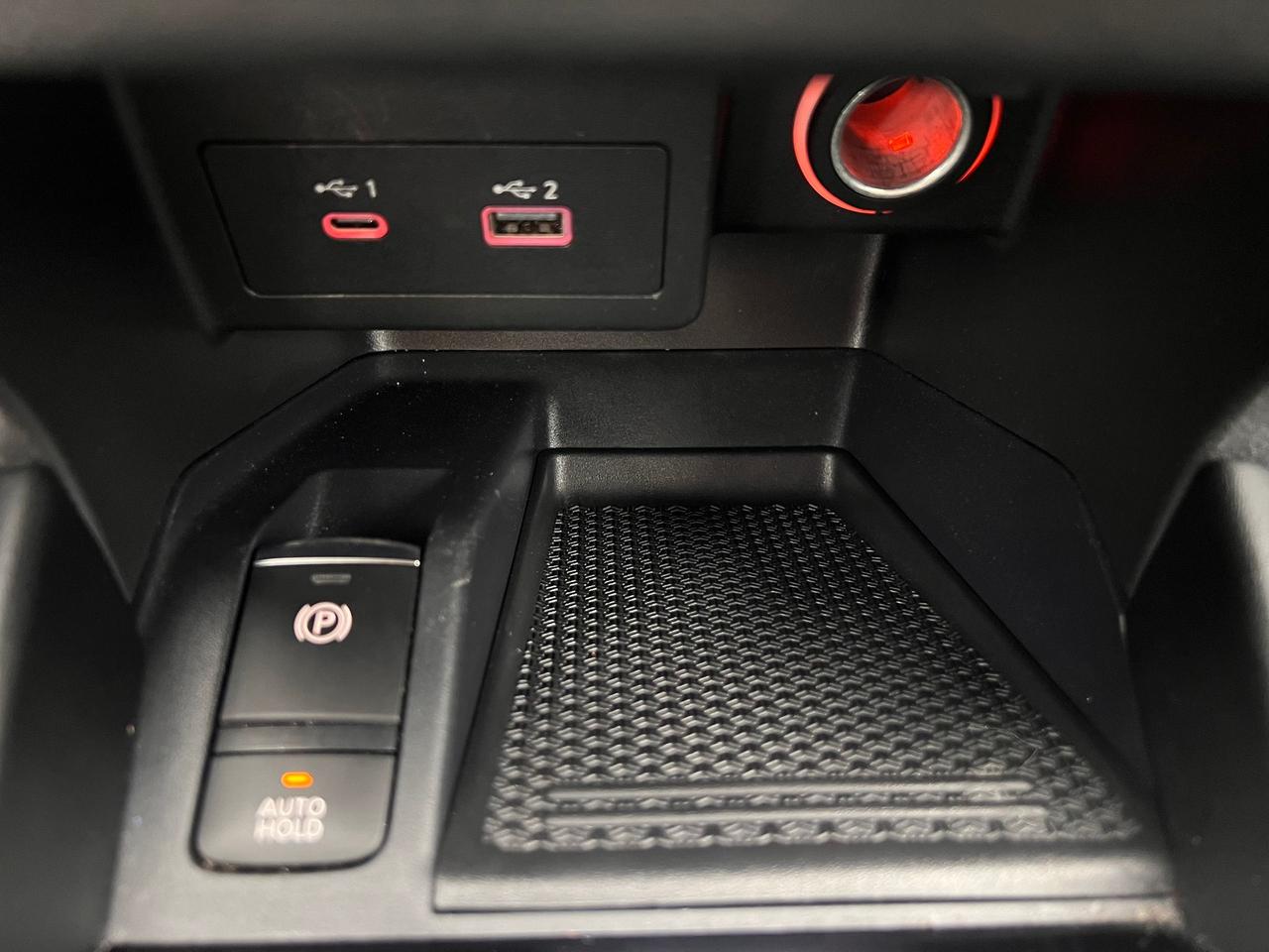 2022 Nissan Kicks SR ONE OWNER NO ACCIDENTS FULLY LOADED WARRANTY Photo