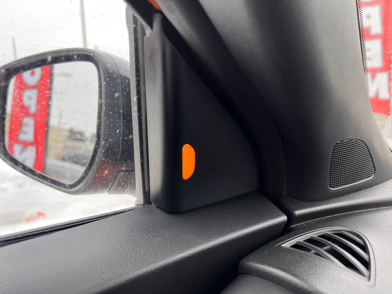 2022 Nissan Kicks SR ONE OWNER NO ACCIDENTS FULLY LOADED WARRANTY Photo