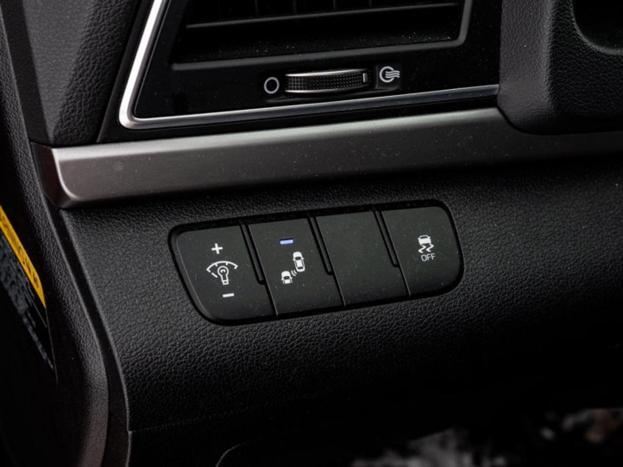 2017 Hyundai Elantra GL Photo