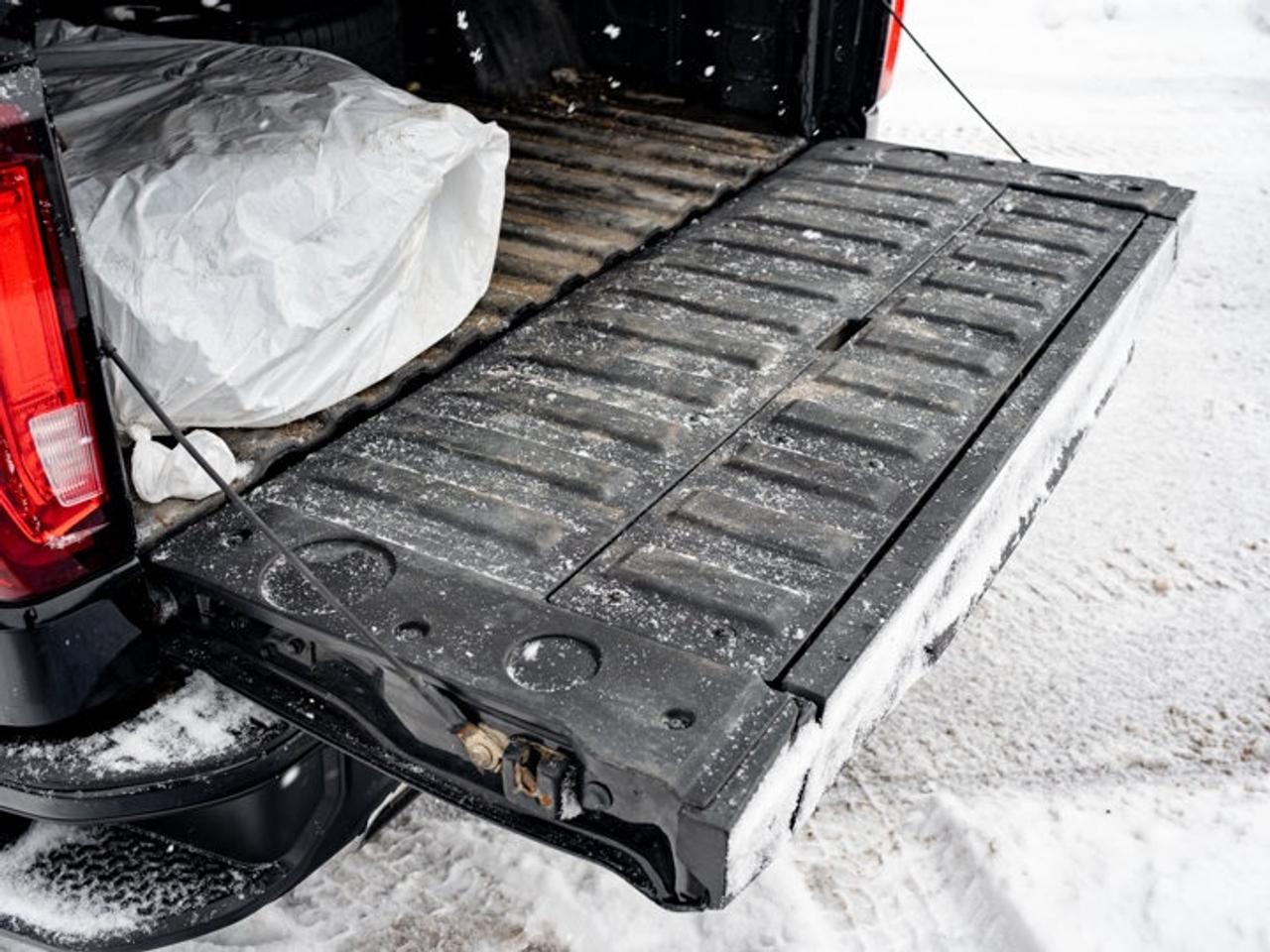 2022 GMC Sierra 1500 Limited AT4 Photo