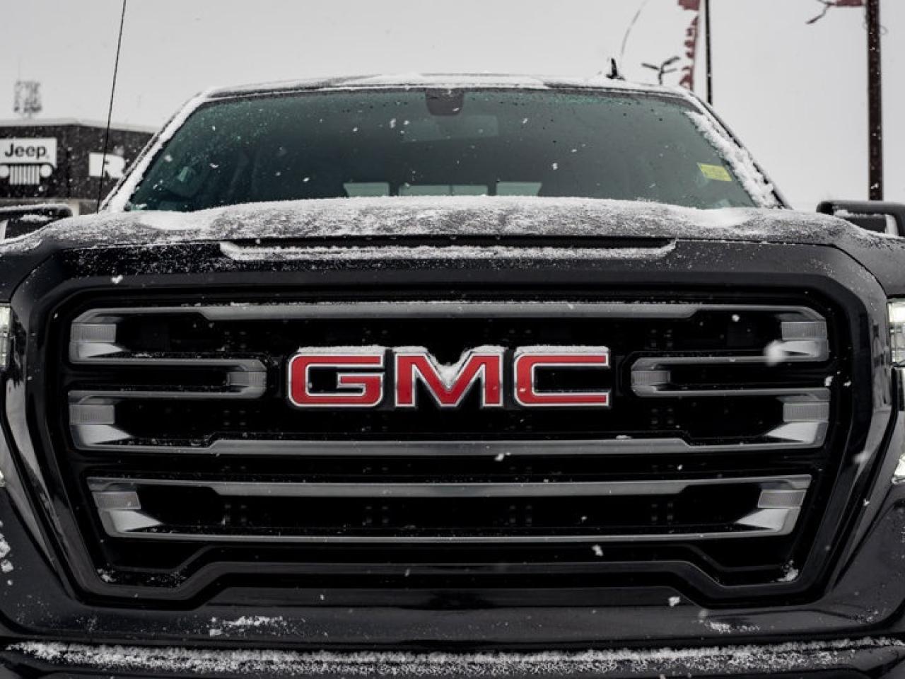 2022 GMC Sierra 1500 Limited AT4 Photo