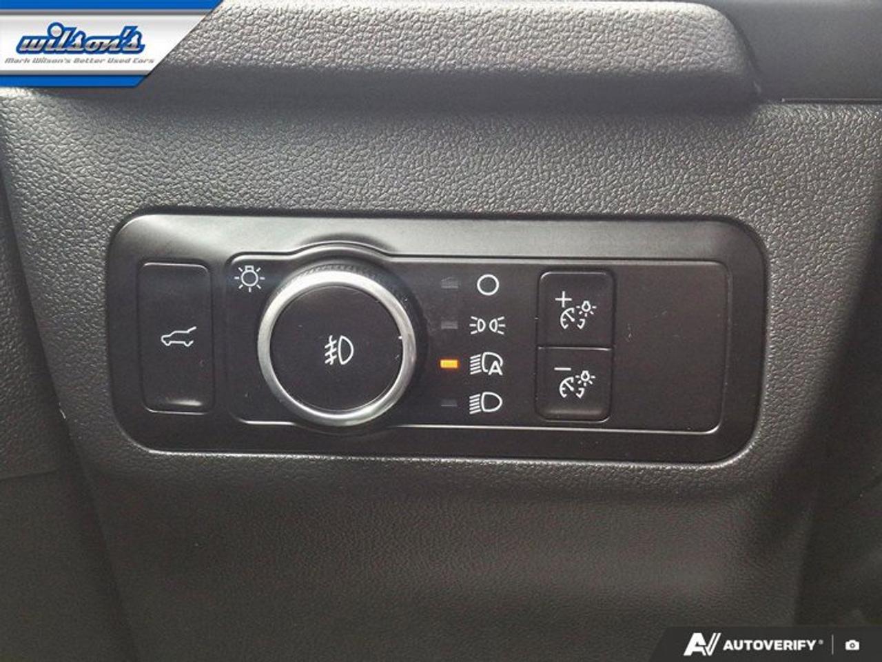 2025 Ford Escape Platinum AWD | 2.0L | Leather | Heated Wheel + Seats | Adaptive Cruise | Power Seat | and More ! Photo