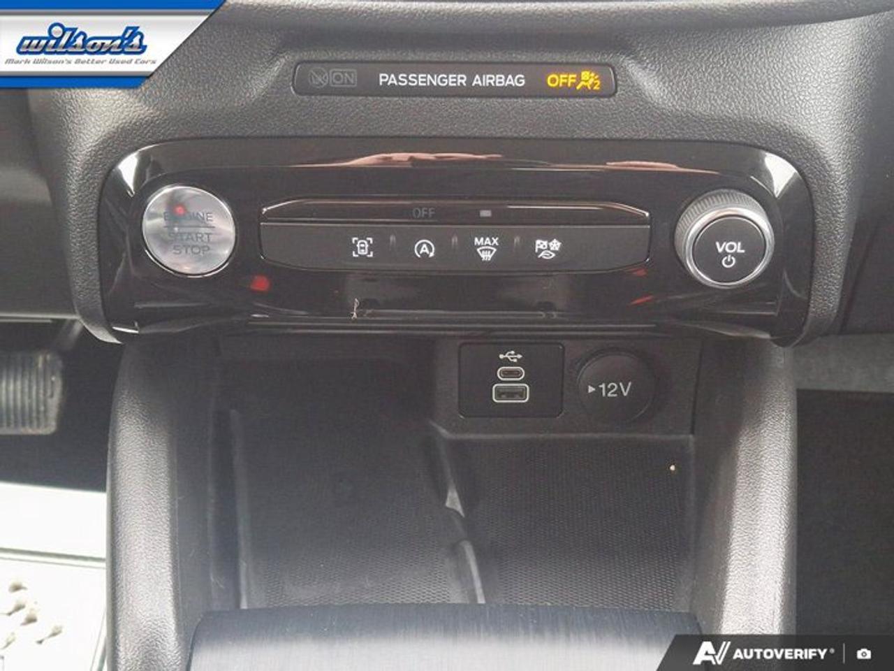 2025 Ford Escape Platinum AWD | 2.0L | Leather | Heated Wheel + Seats | Adaptive Cruise | Power Seat | and More ! Photo