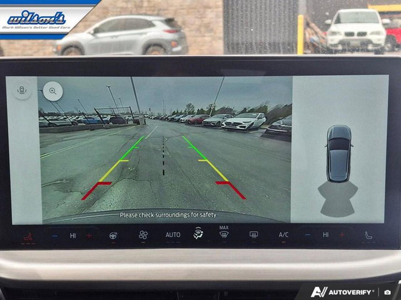 2025 Ford Escape Platinum AWD | 2.0L | Leather | Heated Wheel + Seats | Adaptive Cruise | Power Seat | and More ! Photo