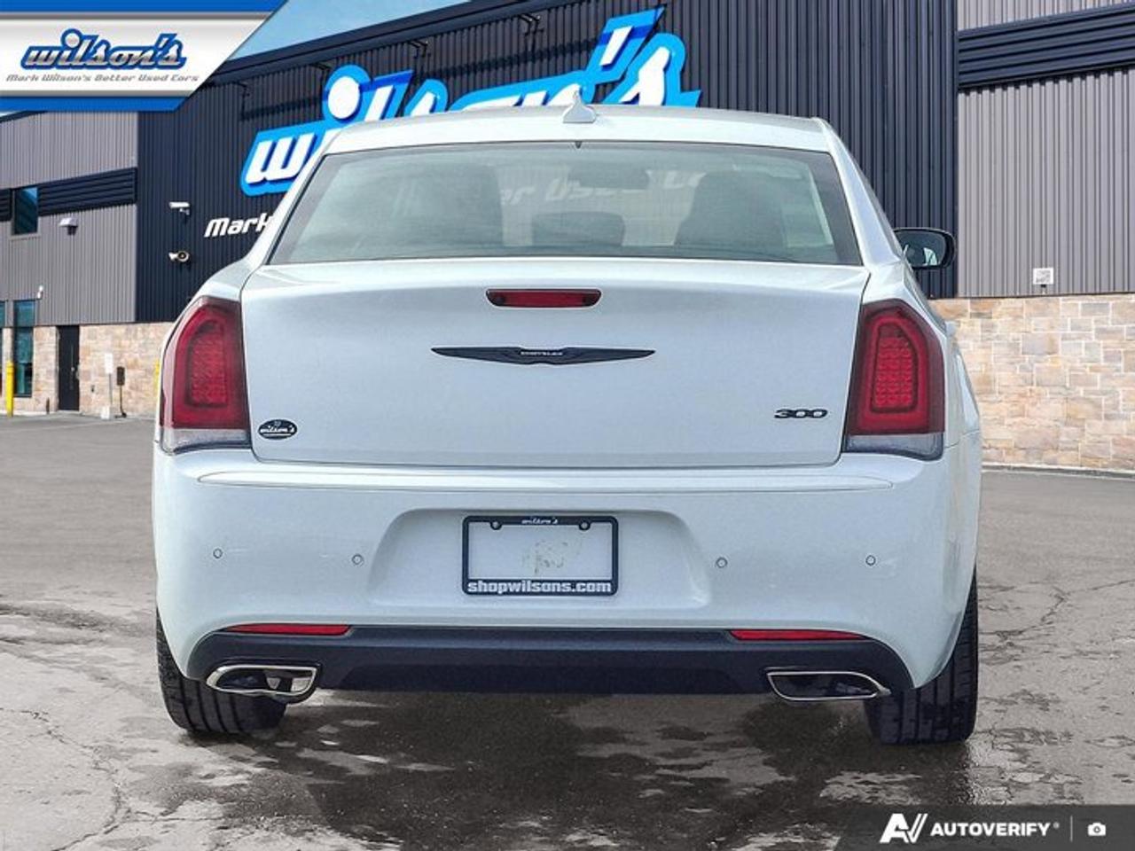 2022 Chrysler 300 300 Touring L | Leather | Heated Seats | Remote Start | CarPlay + Android | Rear Camera | and More ! Photo