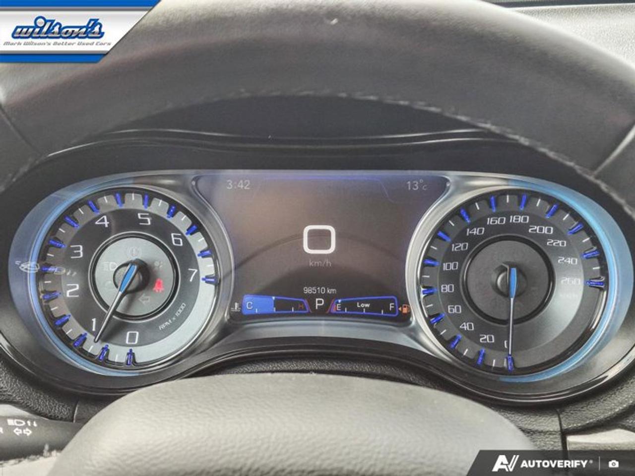 2022 Chrysler 300 300 Touring L | Leather | Heated Seats | Remote Start | CarPlay + Android | Rear Camera | and More ! Photo