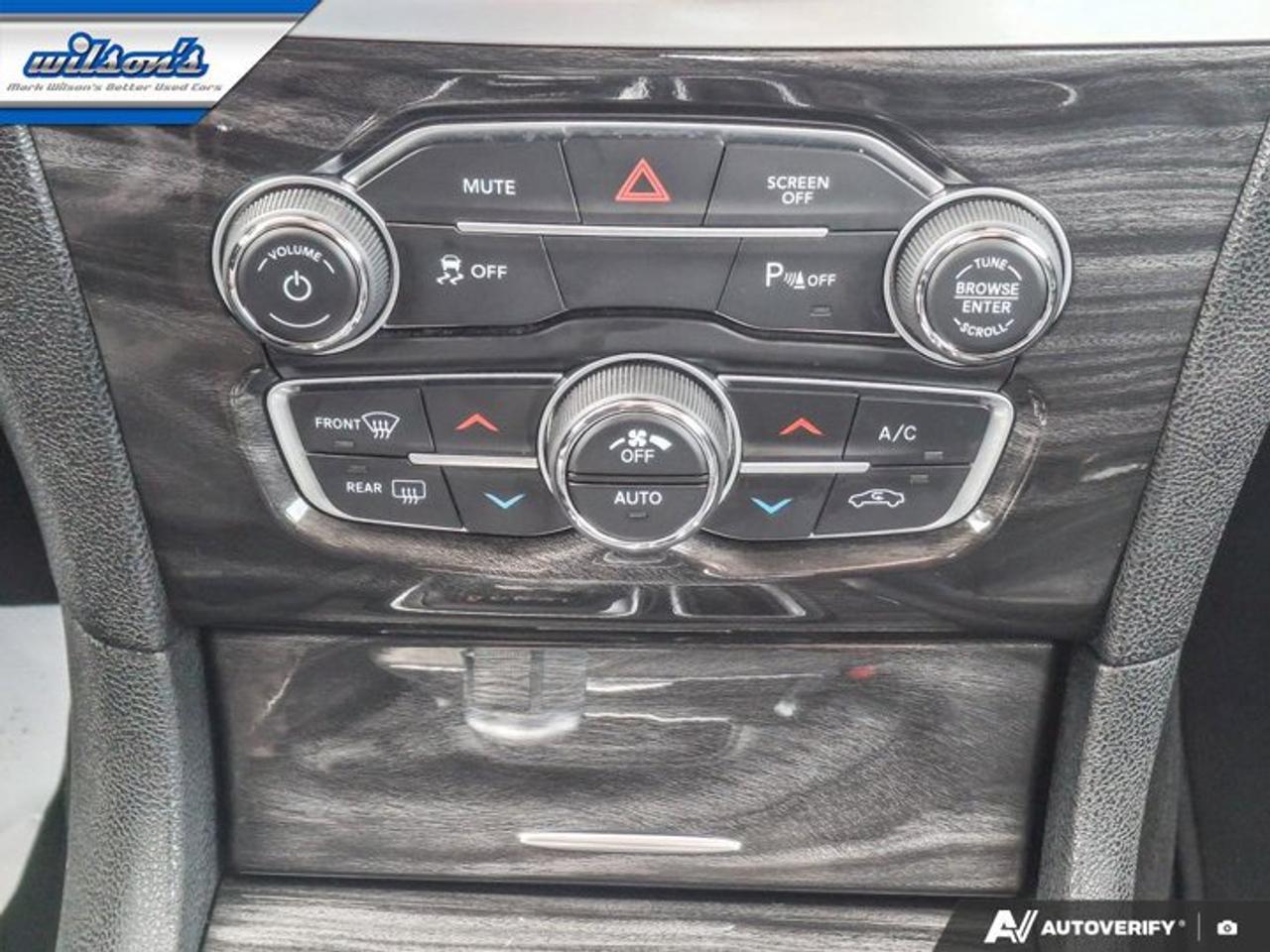 2022 Chrysler 300 300 Touring L | Leather | Heated Seats | Remote Start | CarPlay + Android | Rear Camera | and More ! Photo