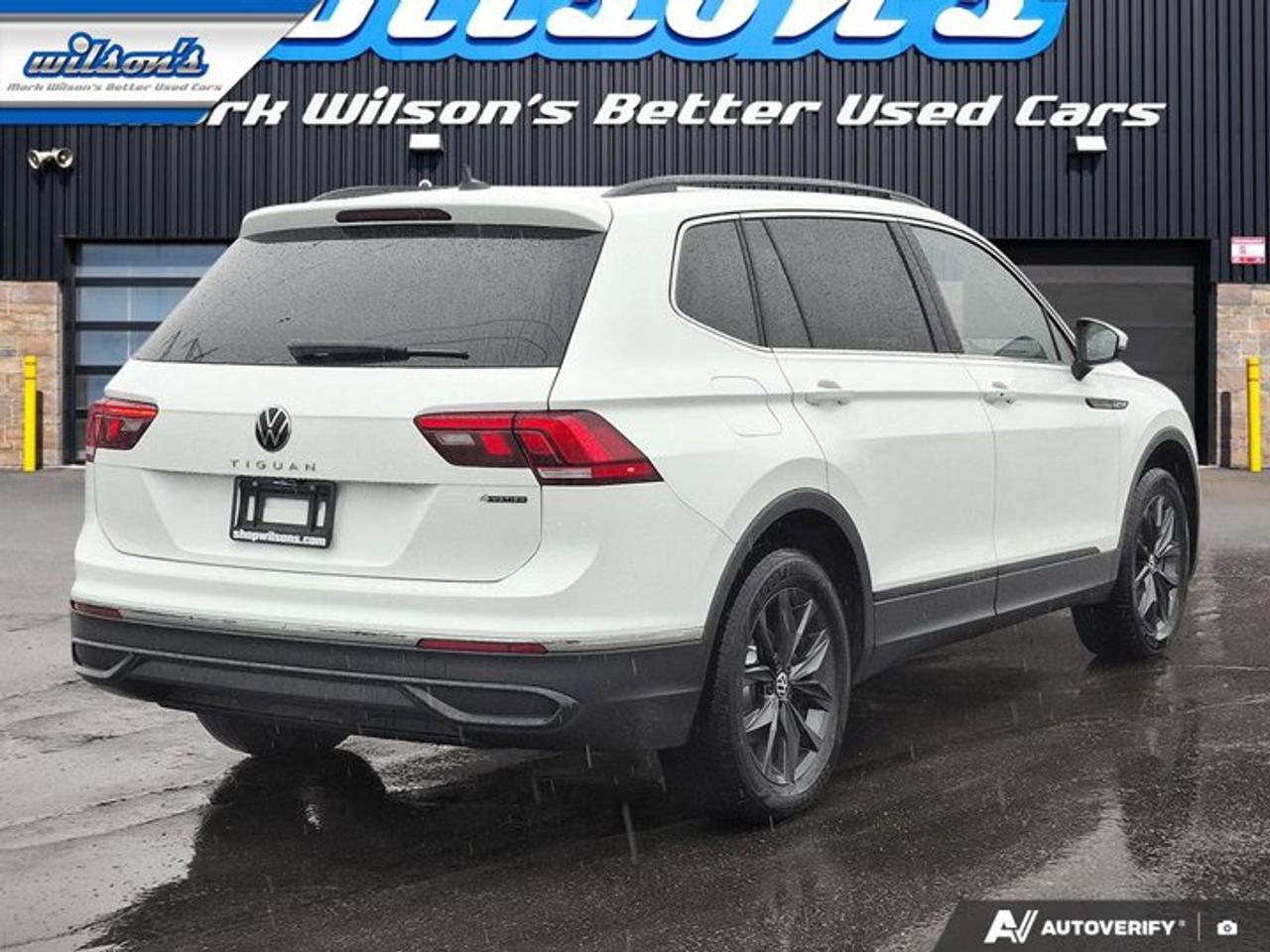 2024 Volkswagen Tiguan Comfortline AWD | Leather | Sunroof | Adaptive Cruise | CarPlay + Android | Heated Seats | and More! Photo4