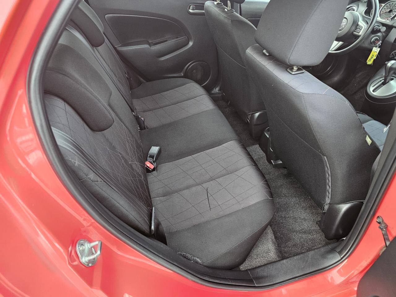 2013 Mazda MAZDA2 GX, AUTOMATIC, CERTIFIED, 2 SETS OF TIRES, 162 KM Photo